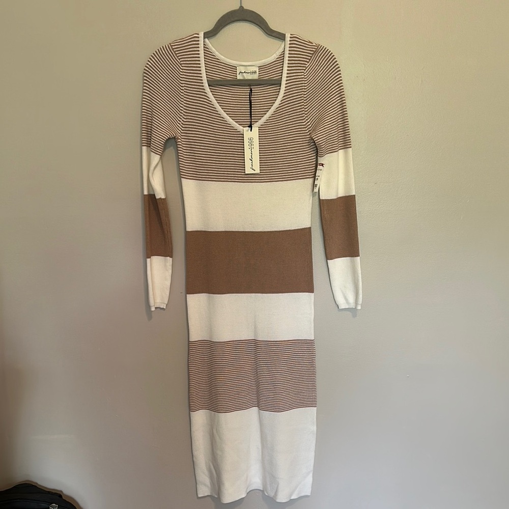 Brown Scoop Neck Bodycon Sweater Dress